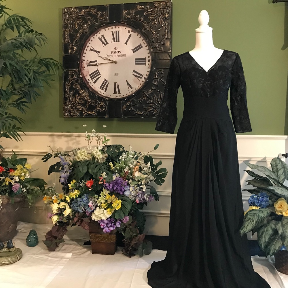 Black chiffon dress with 3/4 length sleeves